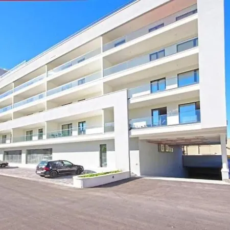 With Shared Rooftop Pool Makarska