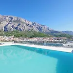 Lägenhet With Shared Rooftop Pool