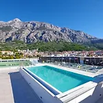 Lägenhet With Shared Rooftop Pool *