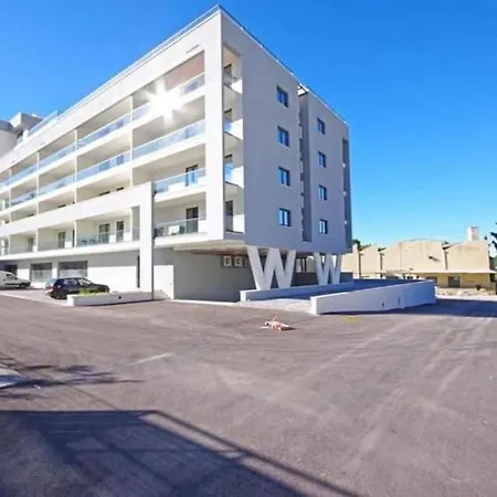 Apartment Makarska With Shared Rooftop Pool *